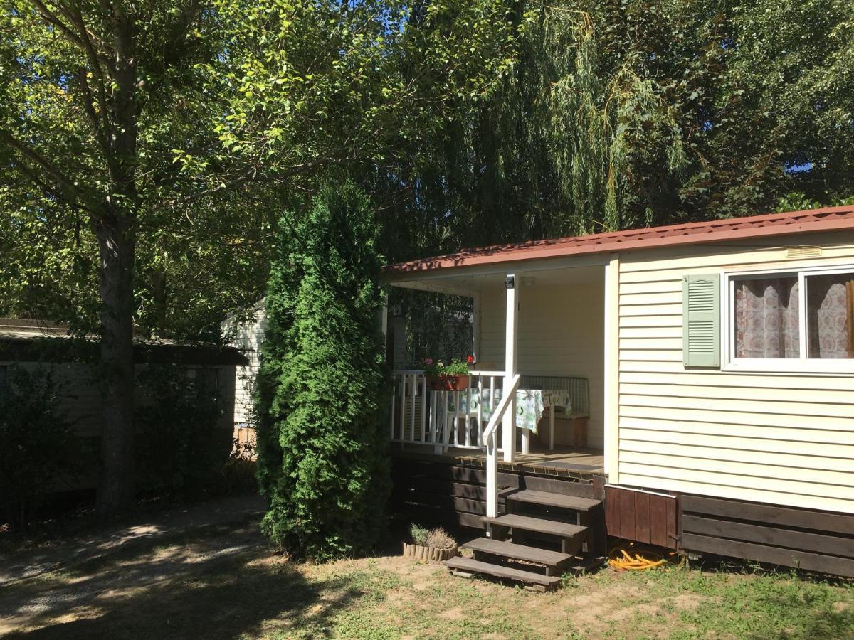Mobile Home Avec Parking Chorges Exterior foto