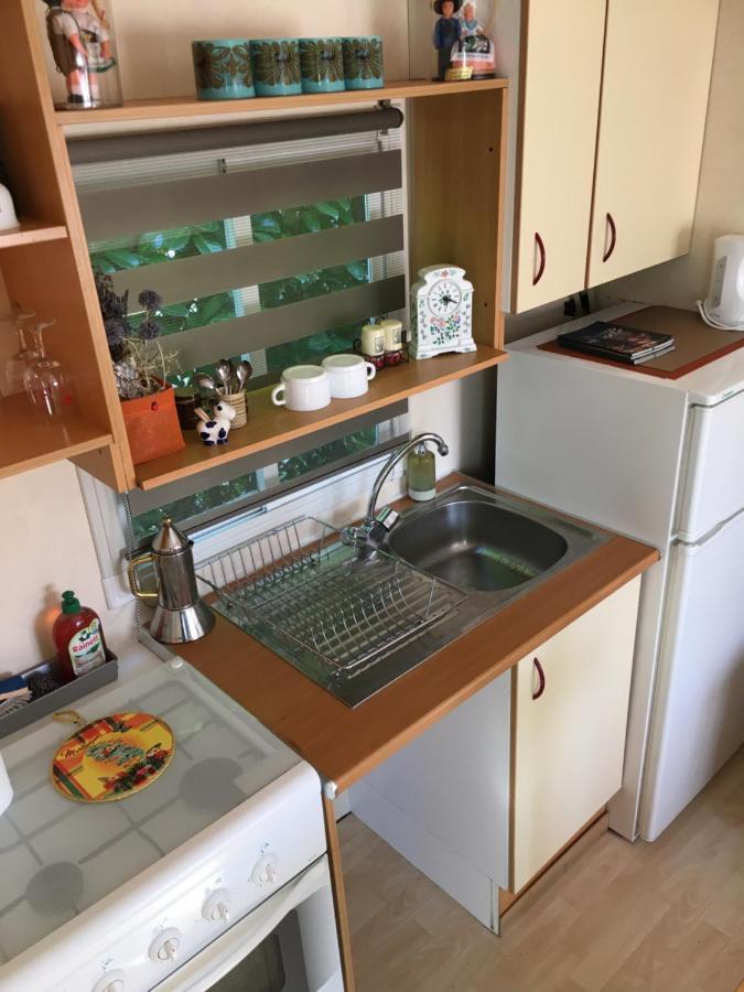 Mobile Home Avec Parking Chorges Exterior foto